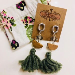 💁🏼‍♀️NEW Plunder Earrings, Never Worn